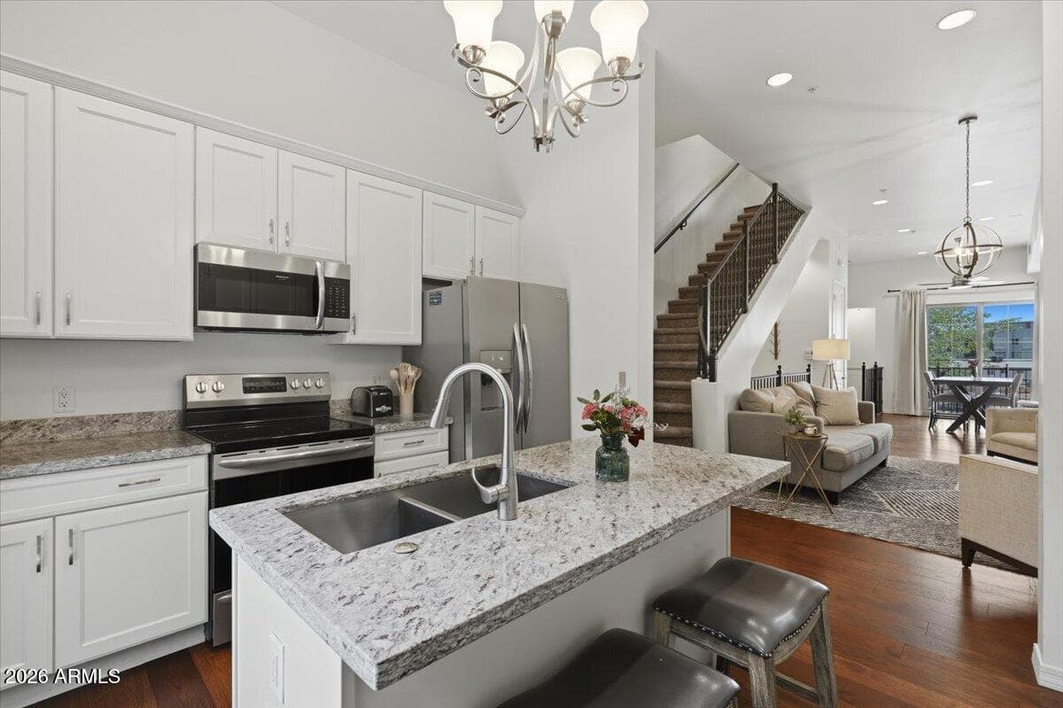 421 W 6TH Street 1008, Tempe, AZ 85281 — photo 10 of 34