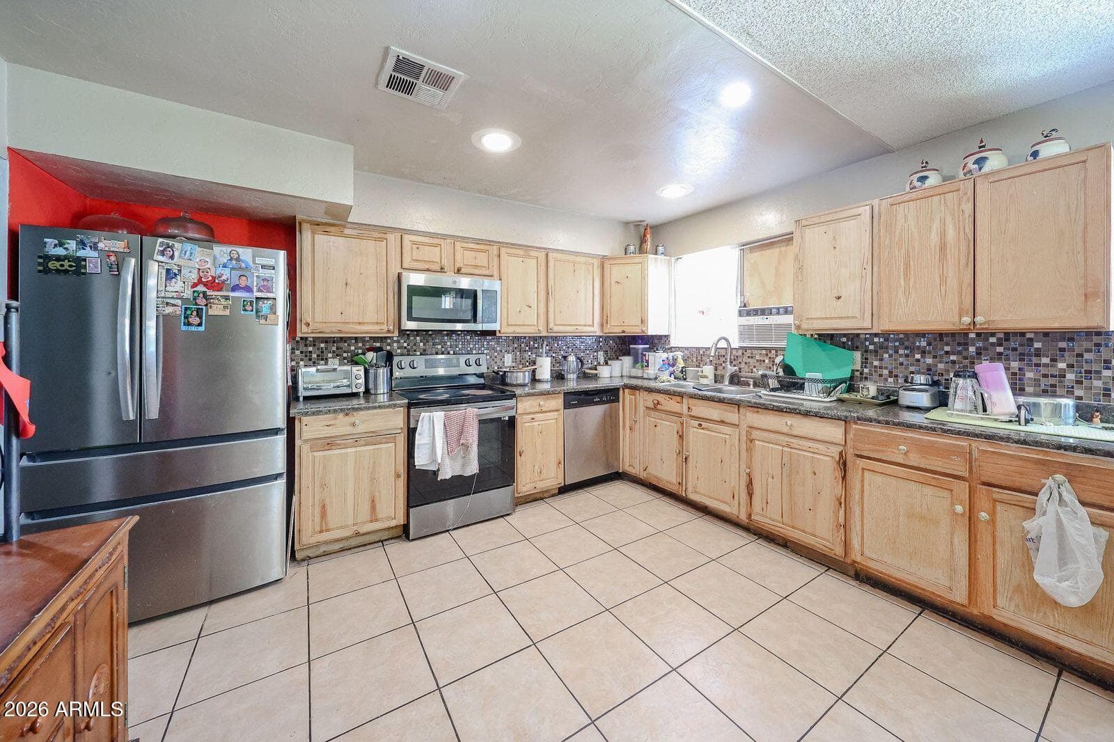 6014 W PINCHOT Avenue, Phoenix, AZ 85033 — photo 6 of 17