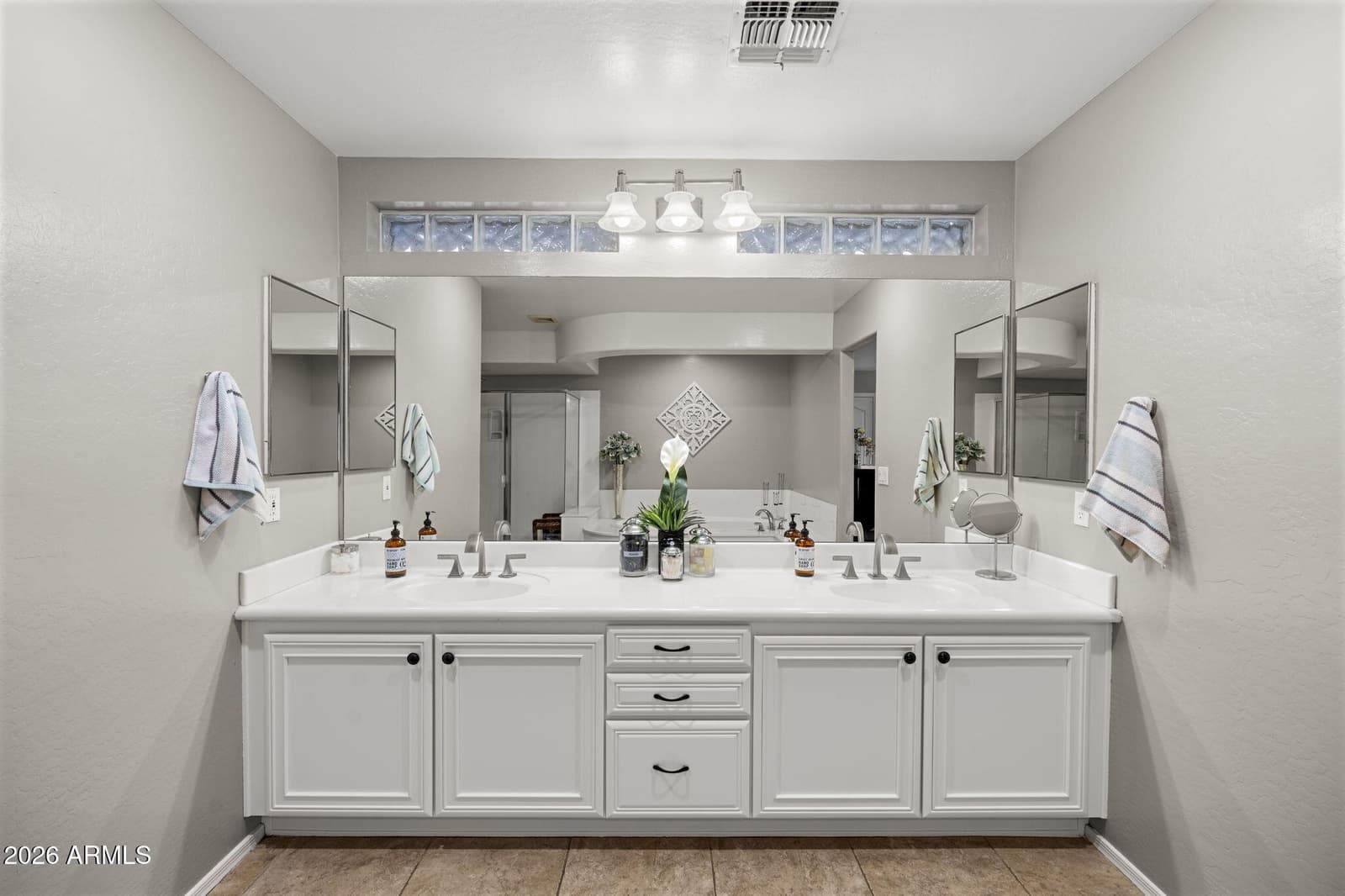 1711 E HORSESHOE Drive, Chandler, AZ 85249 — photo 48 of 75