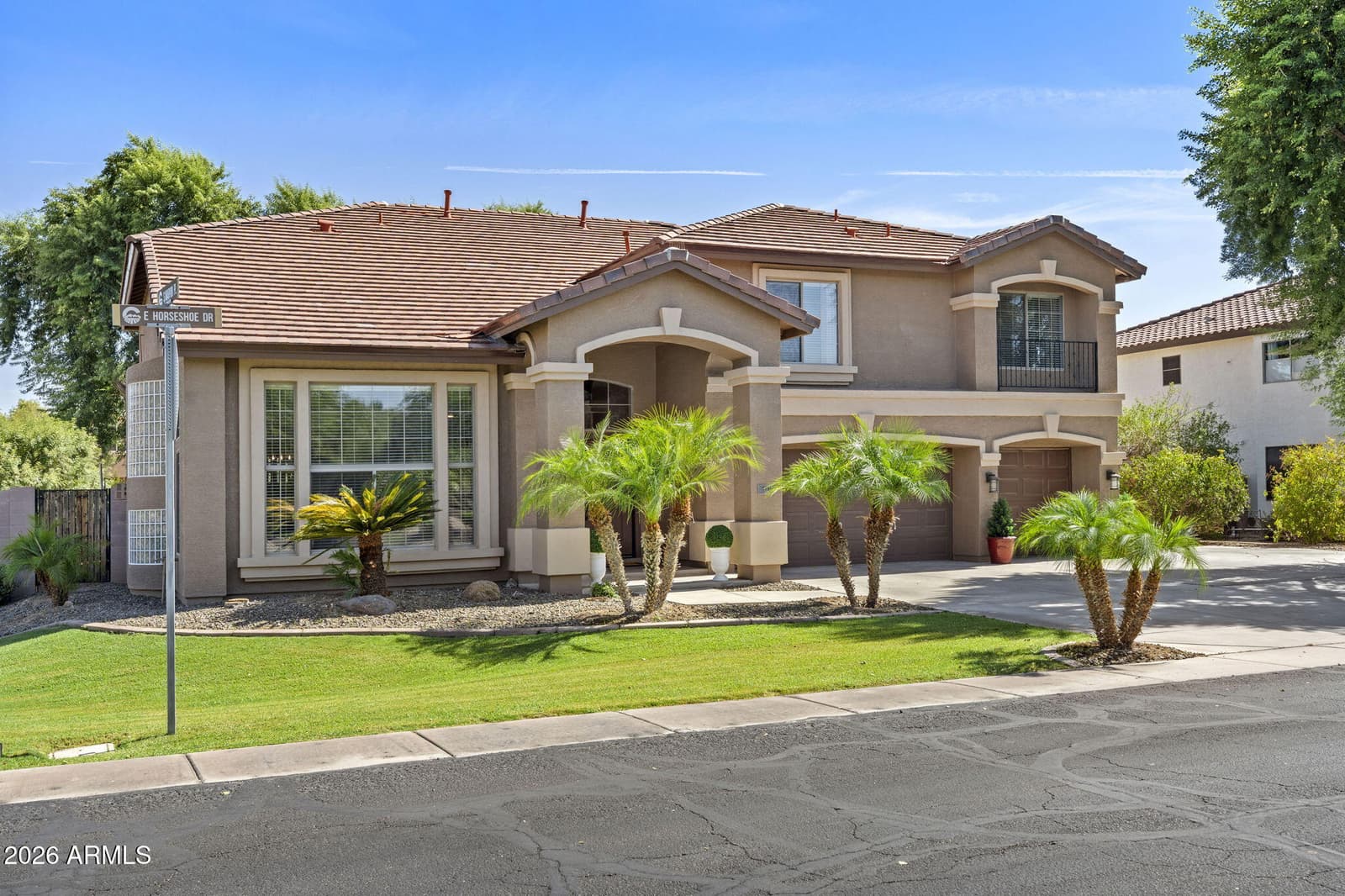1711 E HORSESHOE Drive, Chandler, AZ 85249 — photo 2 of 75