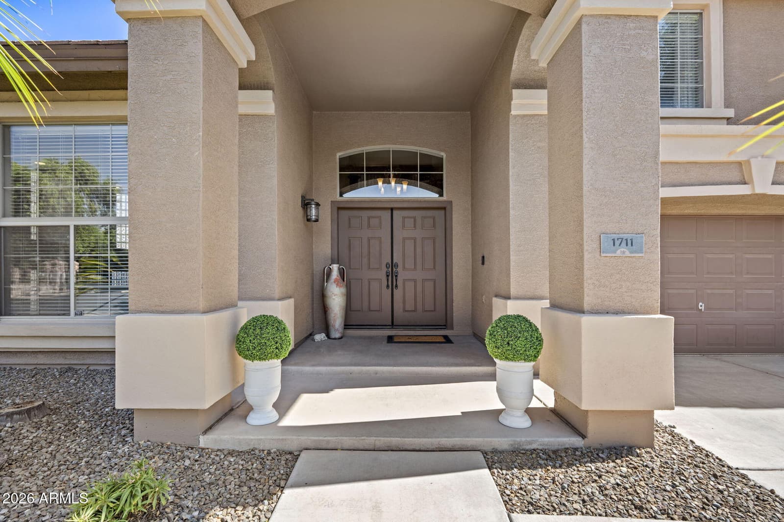 1711 E HORSESHOE Drive, Chandler, AZ 85249 — photo 4 of 75