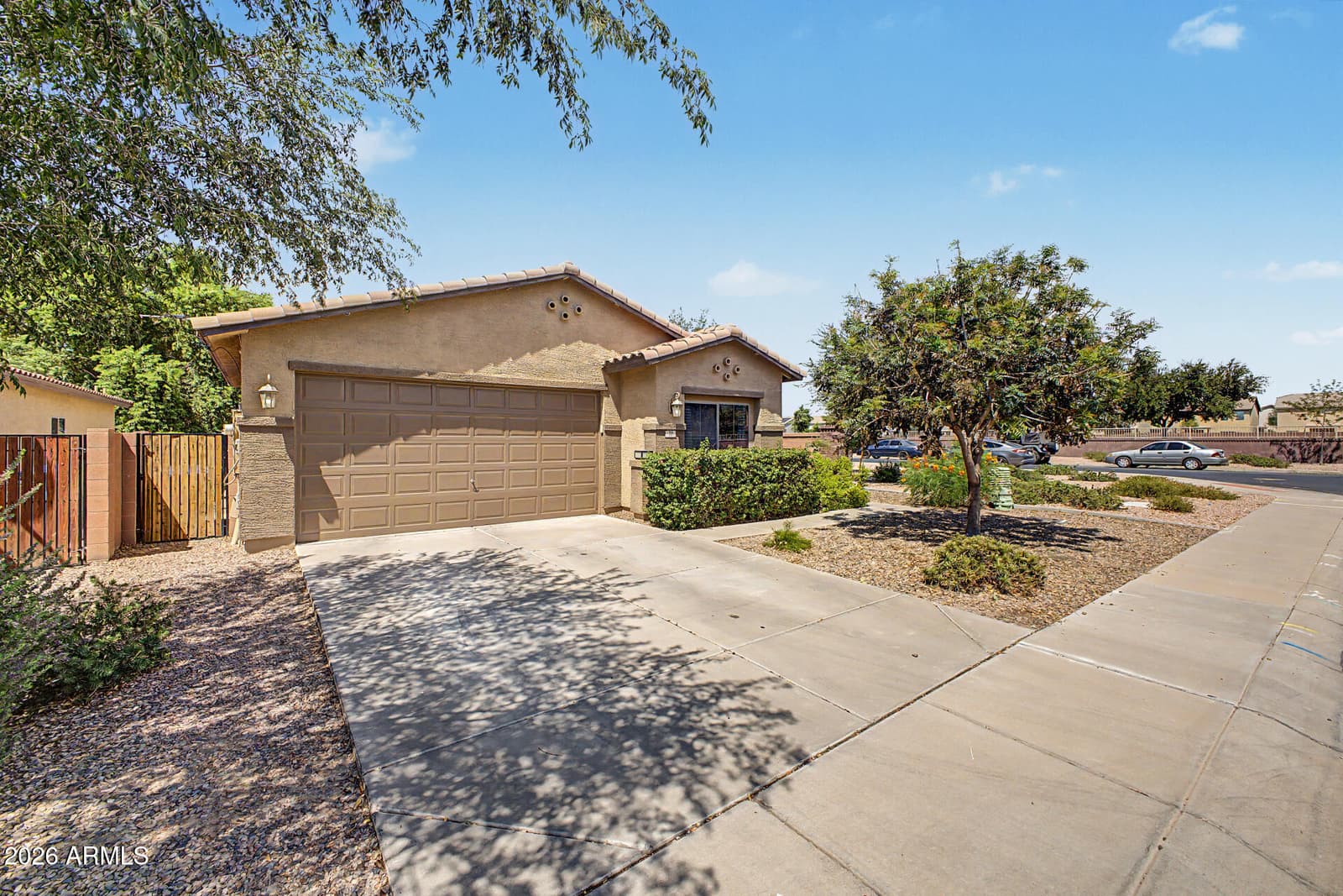 72 W DRAGON TREE Avenue, Queen Creek, AZ 85140 — photo 2 of 50