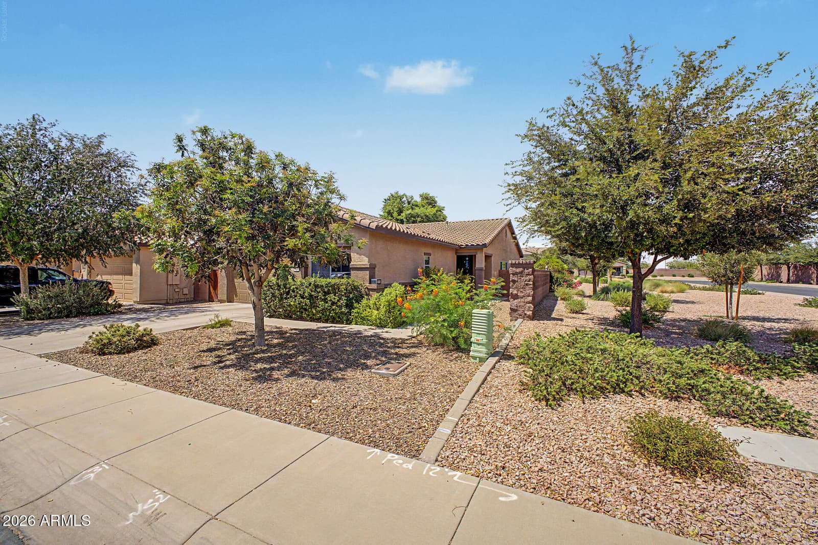 72 W DRAGON TREE Avenue, Queen Creek, AZ 85140 — photo 4 of 50
