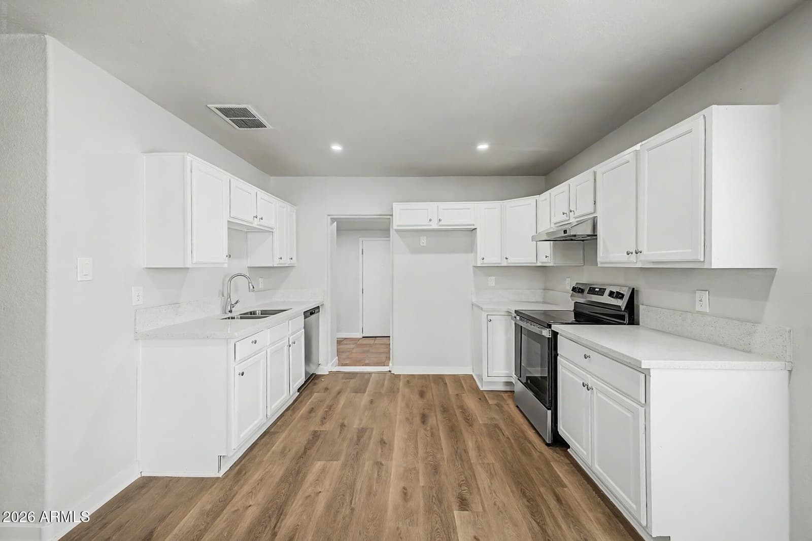 1926 E WILLETTA Street, Phoenix, AZ 85006 — photo 12 of 31