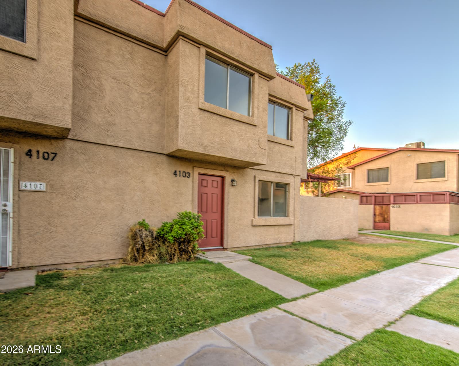 4103 W WONDERVIEW Road, Phoenix, AZ 85019 — photo 5 of 22