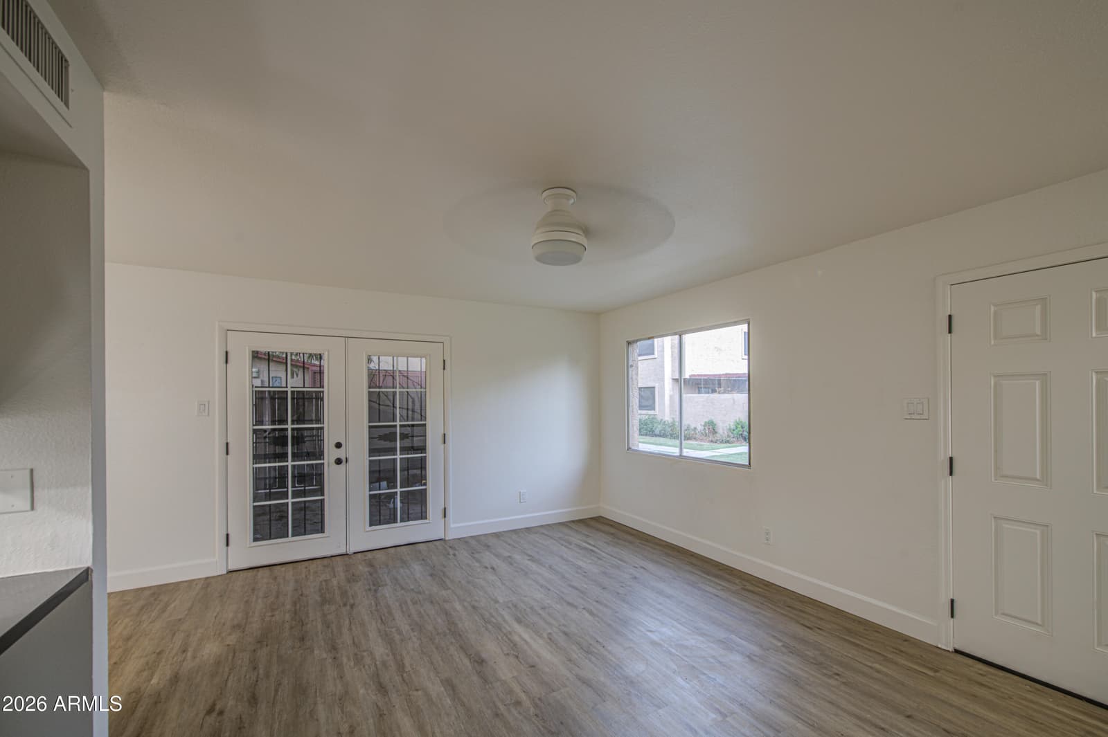 4103 W WONDERVIEW Road, Phoenix, AZ 85019 — photo 8 of 22