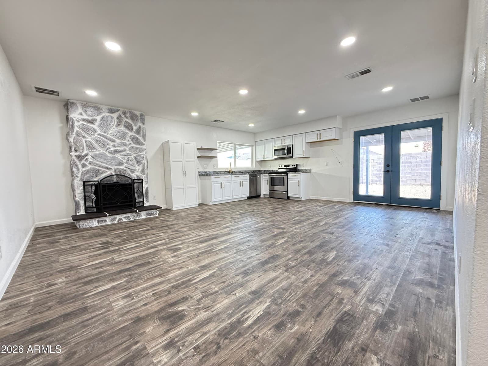 4235 W ASTER Drive, Phoenix, AZ 85029 — photo 6 of 23