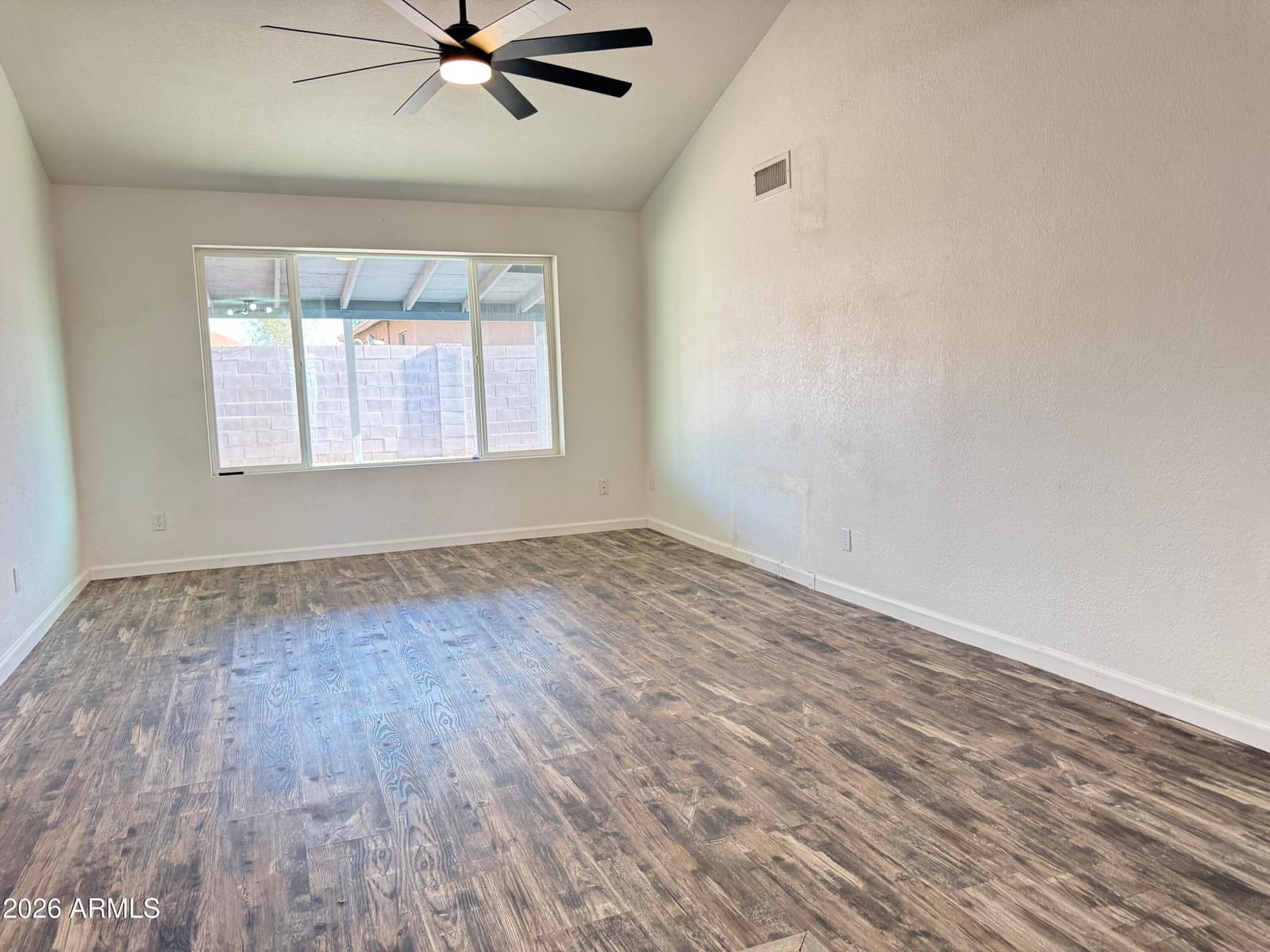 4235 W ASTER Drive, Phoenix, AZ 85029 — photo 11 of 23