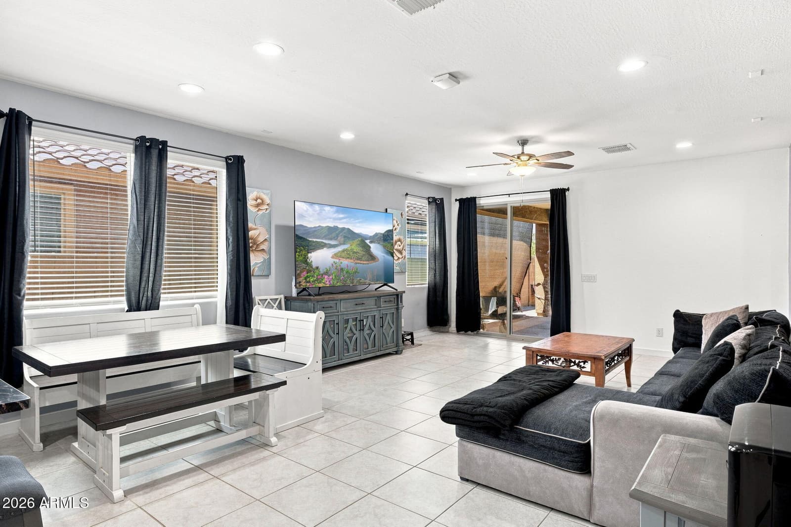 2208 W DUNBAR Drive, Phoenix, AZ 85041 — photo 9 of 34