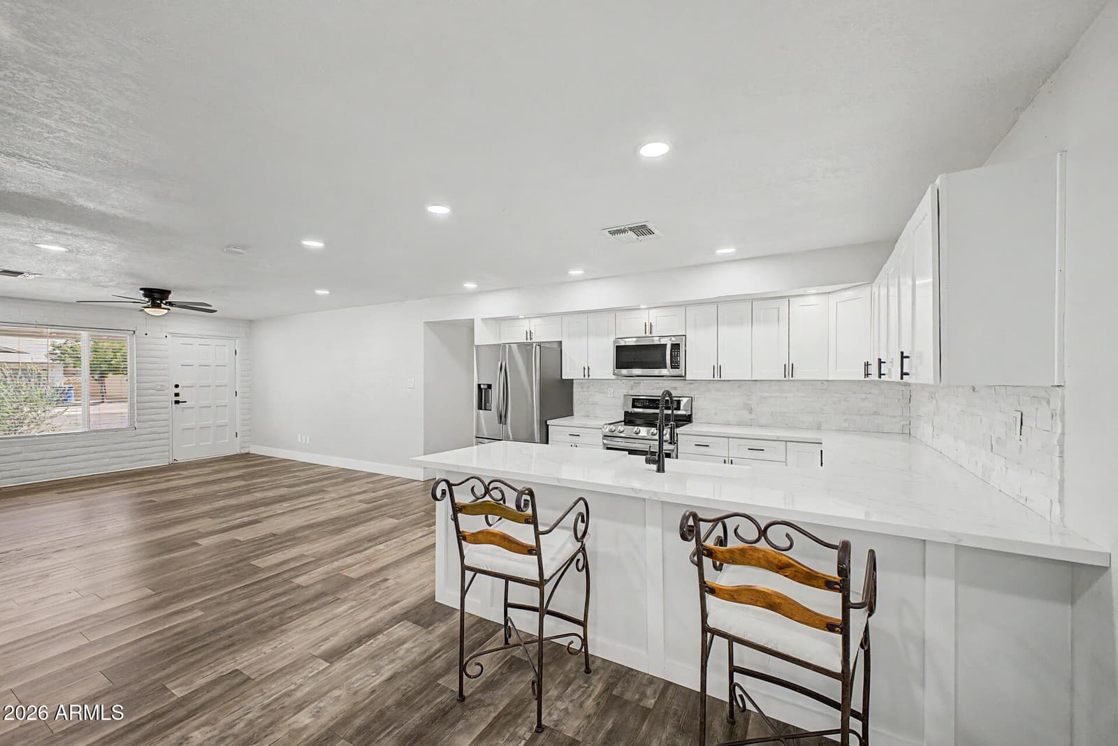 1633 E WESLEYAN Drive, Tempe, AZ 85282 — photo 8 of 33