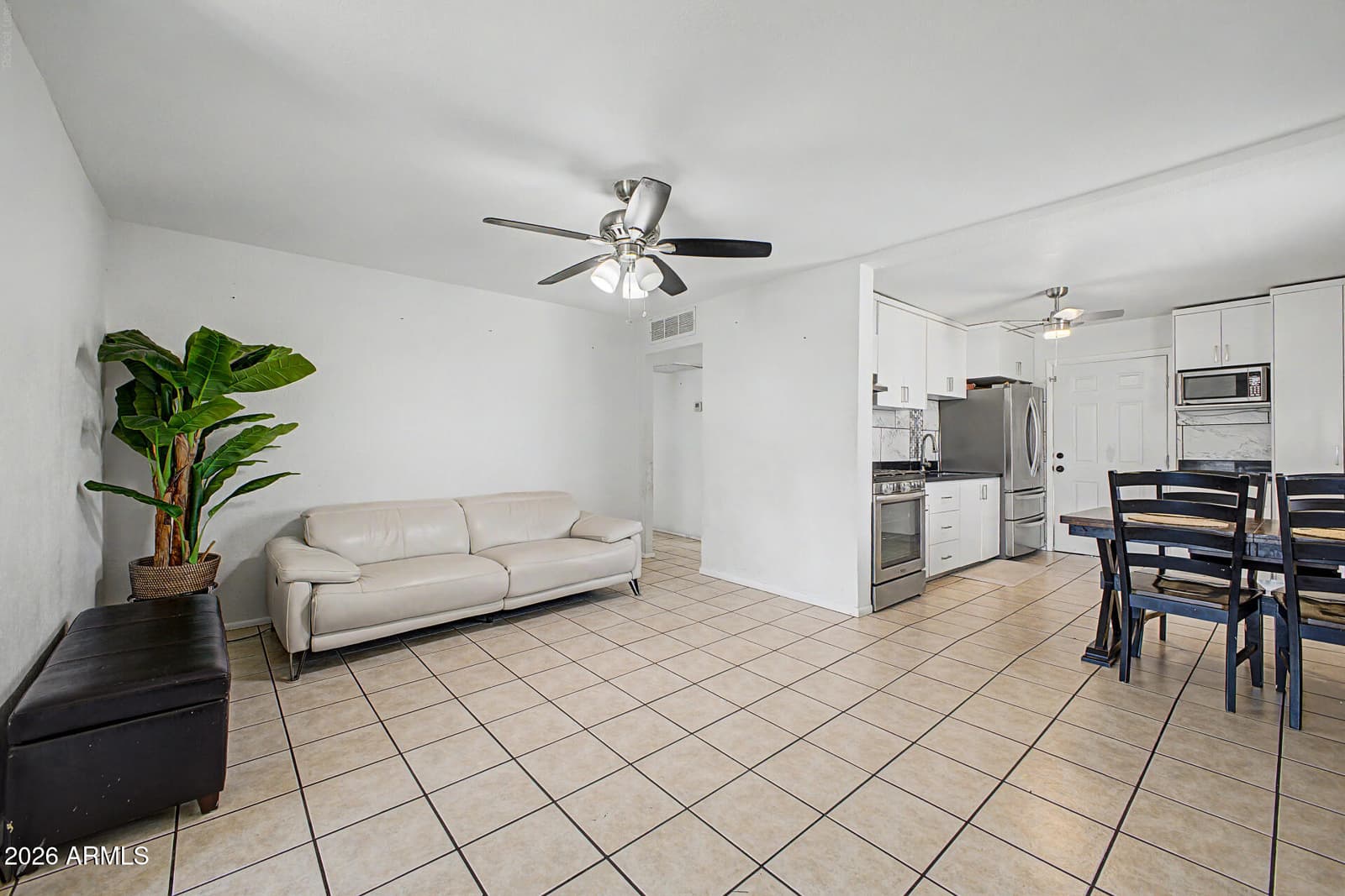502 W CHAMBERS Street, Phoenix, AZ 85041 — photo 9 of 33