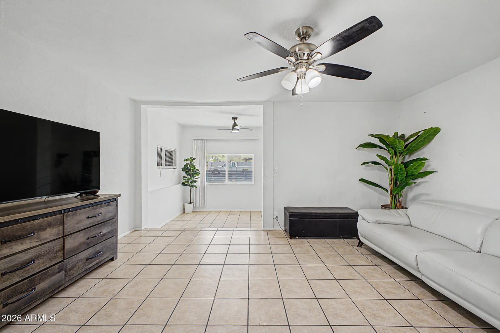 502 W CHAMBERS Street, Phoenix, AZ 85041 — photo 11 of 33
