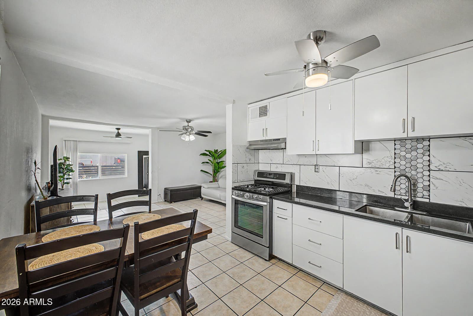 502 W CHAMBERS Street, Phoenix, AZ 85041 — photo 14 of 33