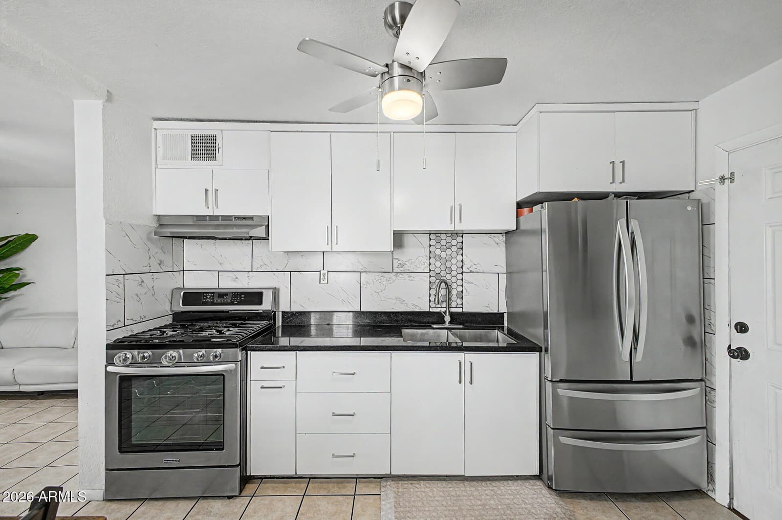 502 W CHAMBERS Street, Phoenix, AZ 85041 — photo 15 of 33