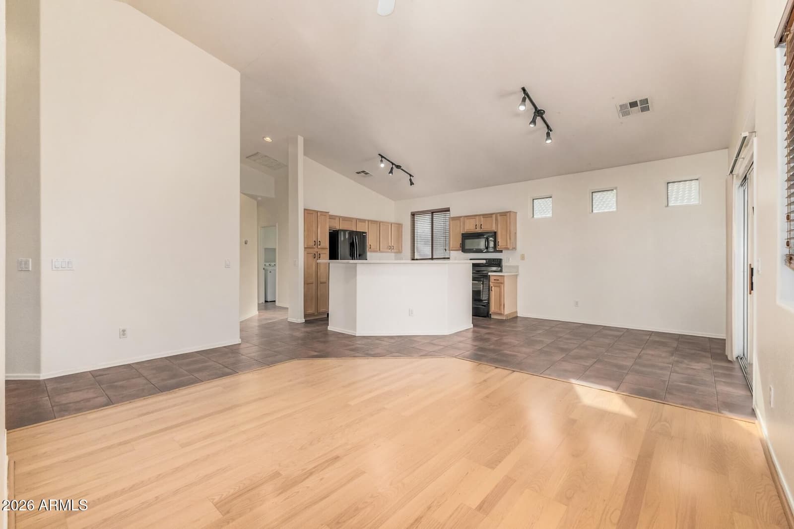 2205 S HARPER, Mesa, AZ 85209 — photo 4 of 20