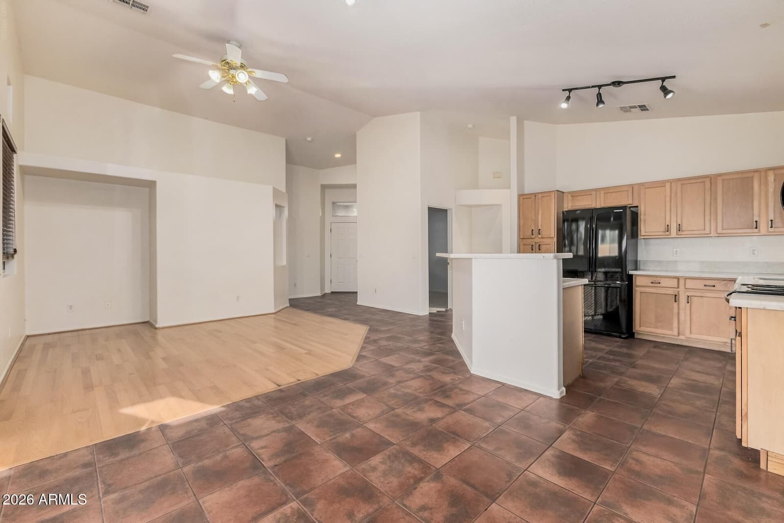 2205 S HARPER, Mesa, AZ 85209 — photo 5 of 20