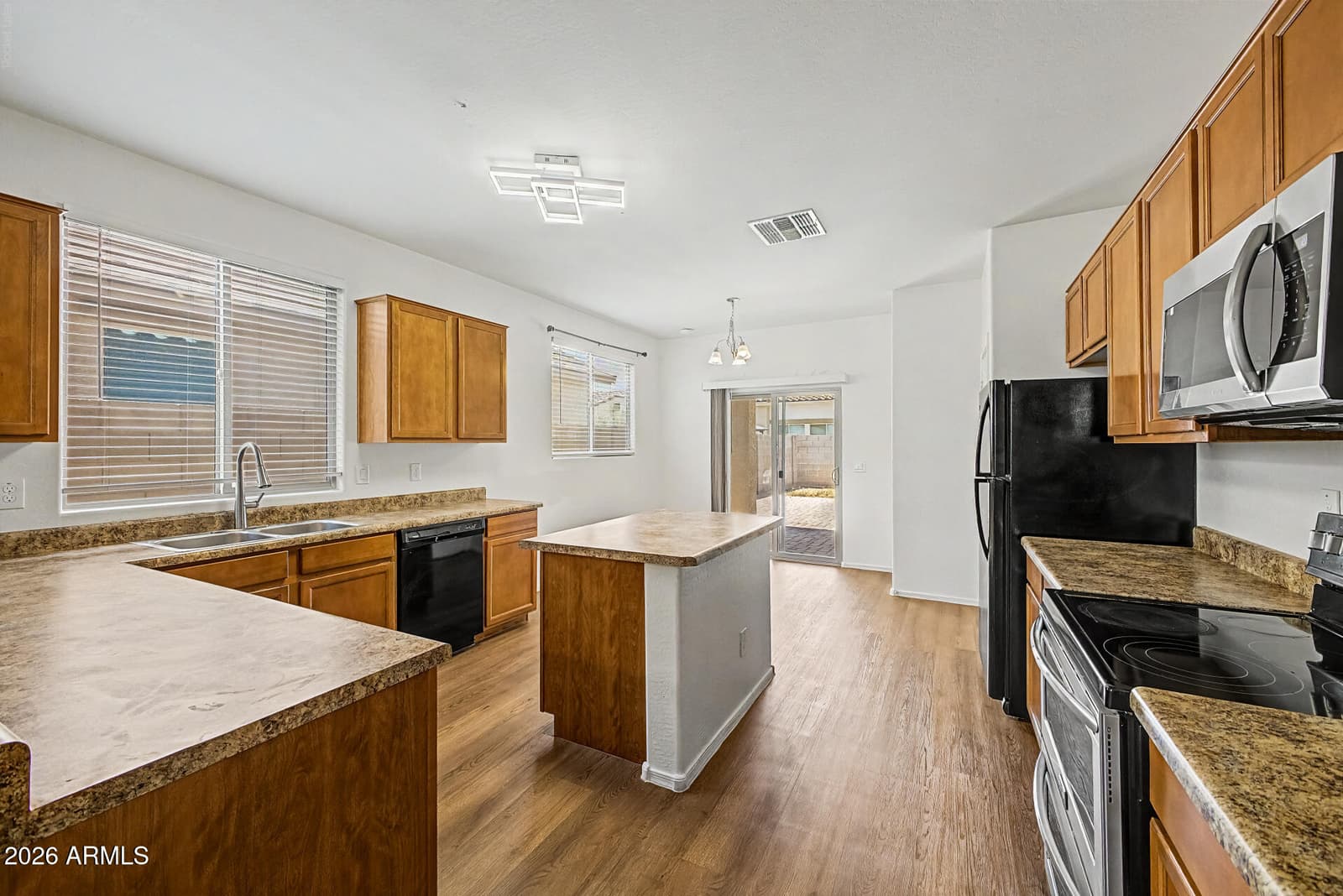 2422 S 73RD Lane, Phoenix, AZ 85043 — photo 11 of 32