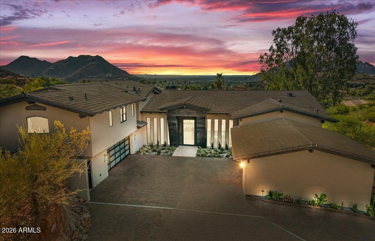 7347 N RED LEDGE Drive, Paradise Valley, AZ 85253 — photo 2 of 95