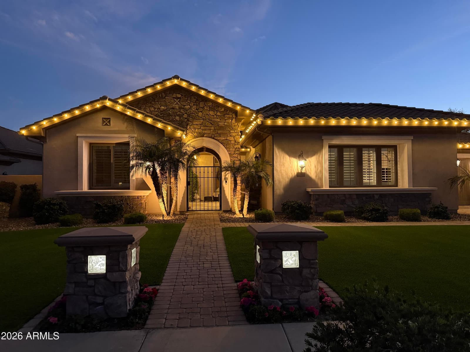 305 W GRAND CANYON Drive, Chandler, AZ 85248 — photo 1 of 62