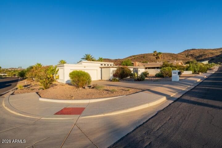 13045 N 8TH Avenue, Phoenix, AZ 85029 — photo 2 of 51