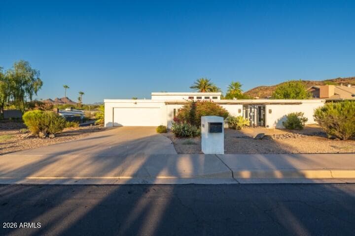13045 N 8TH Avenue, Phoenix, AZ 85029 — photo 1 of 51