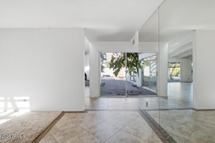 13045 N 8TH Avenue, Phoenix, AZ 85029 — photo 12 of 51
