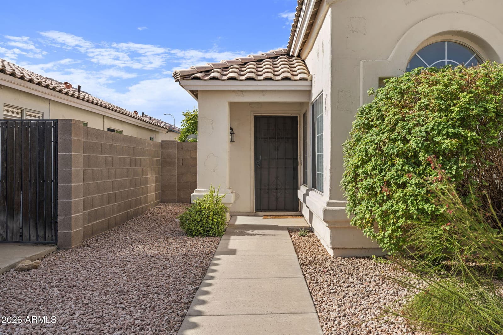 1281 W GAIL Drive, Chandler, AZ 85224 — photo 4 of 37