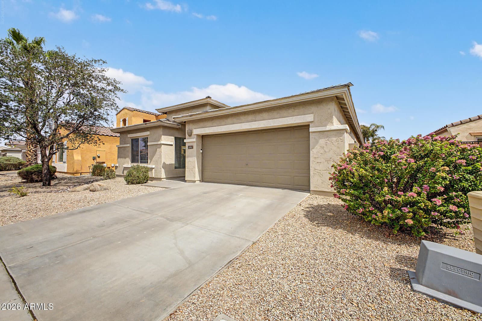 896 E LA COSTA Place, Chandler, AZ 85249 — photo 5 of 38