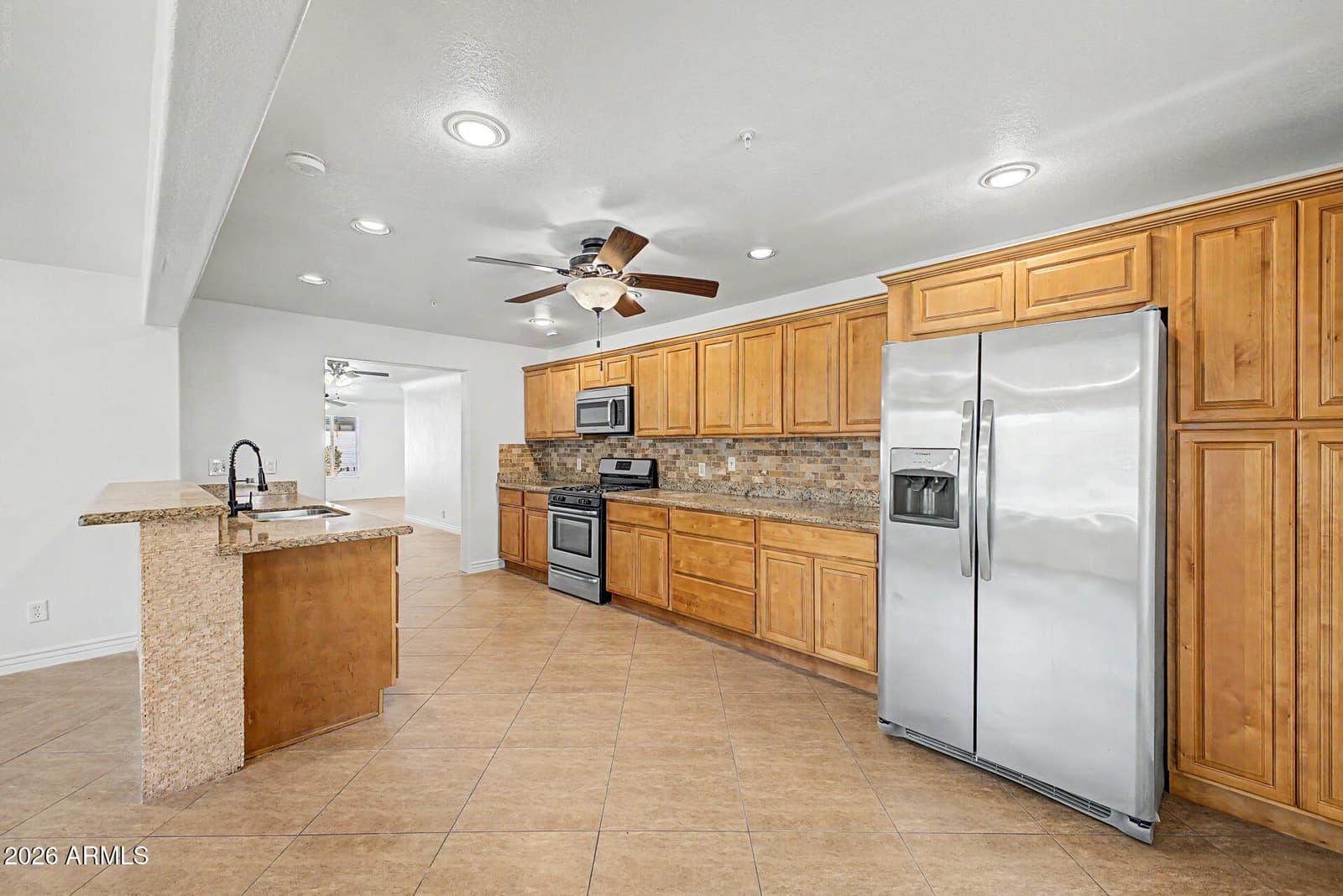 530 E ROSE Lane, Phoenix, AZ 85012 — photo 14 of 50