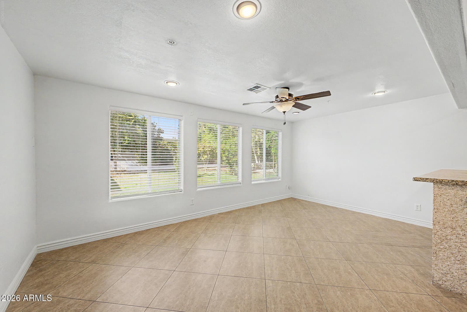 530 E ROSE Lane, Phoenix, AZ 85012 — photo 18 of 50