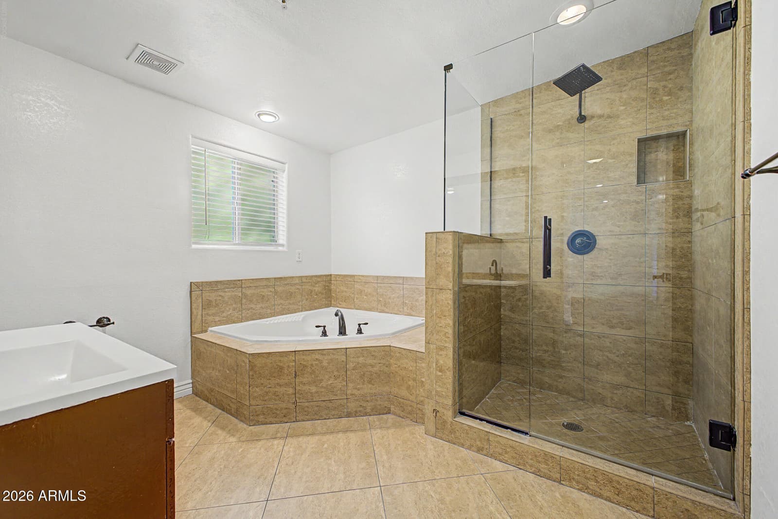 530 E ROSE Lane, Phoenix, AZ 85012 — photo 23 of 50