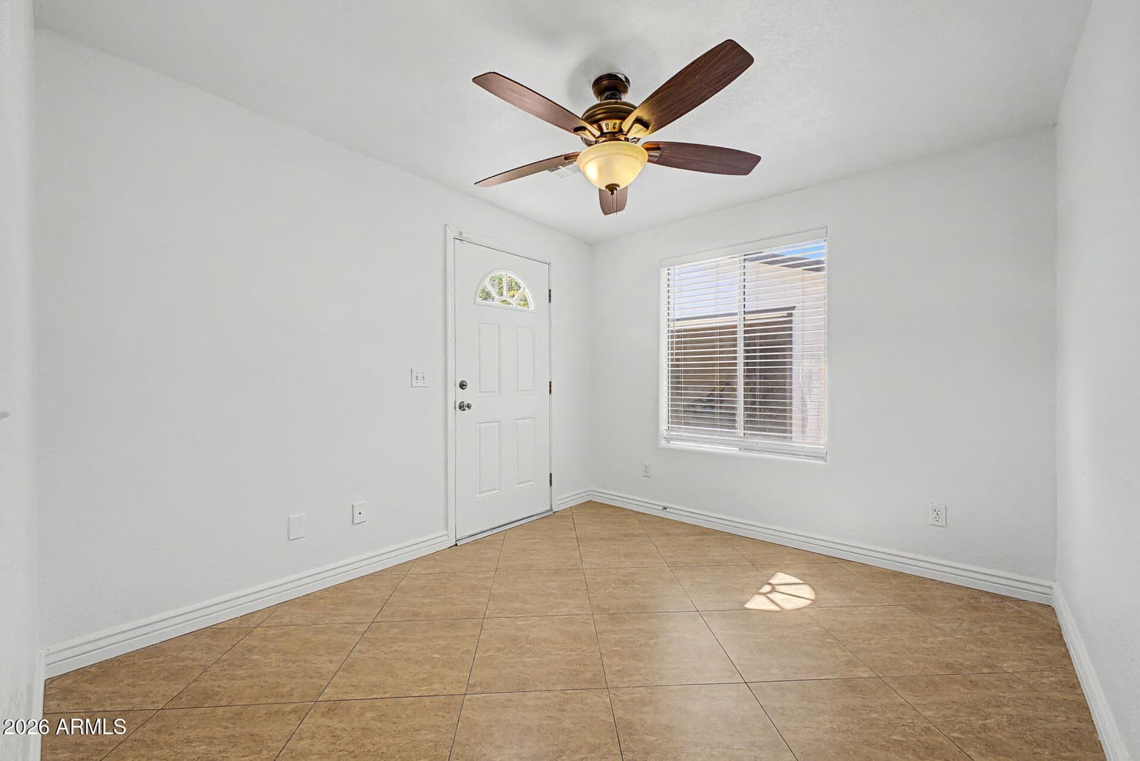 530 E ROSE Lane, Phoenix, AZ 85012 — photo 33 of 50