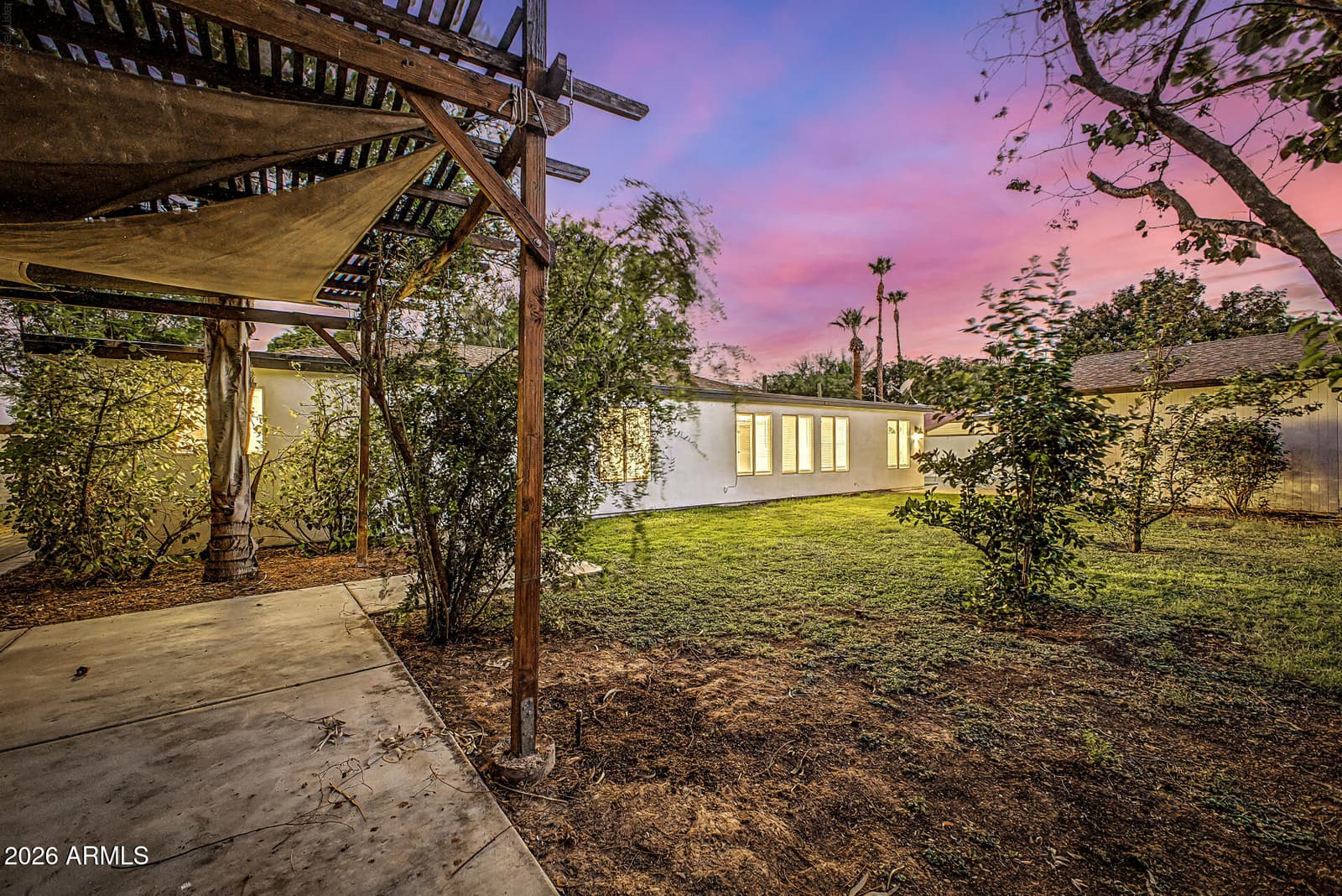 530 E ROSE Lane, Phoenix, AZ 85012 — photo 40 of 50