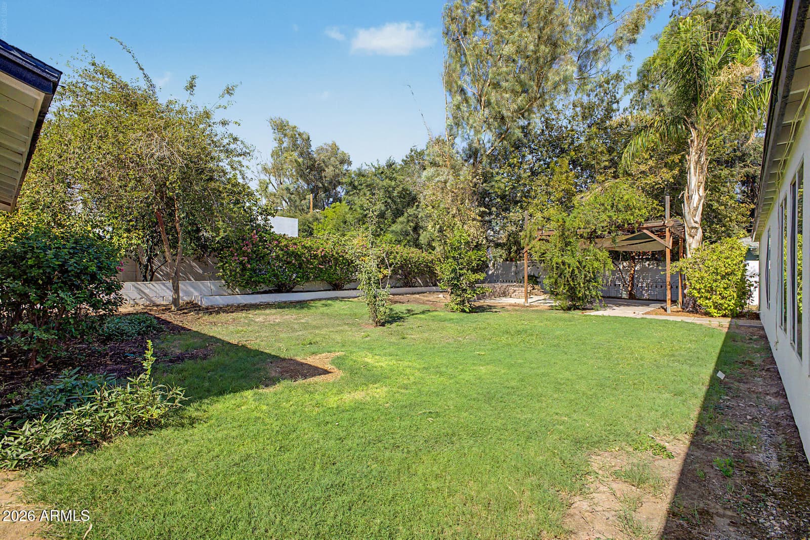530 E ROSE Lane, Phoenix, AZ 85012 — photo 45 of 50