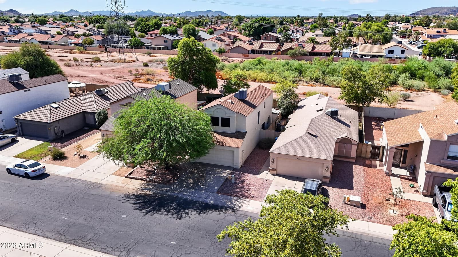 4047 W WHISPERING WIND Drive, Glendale, AZ 85310 — photo 4 of 46