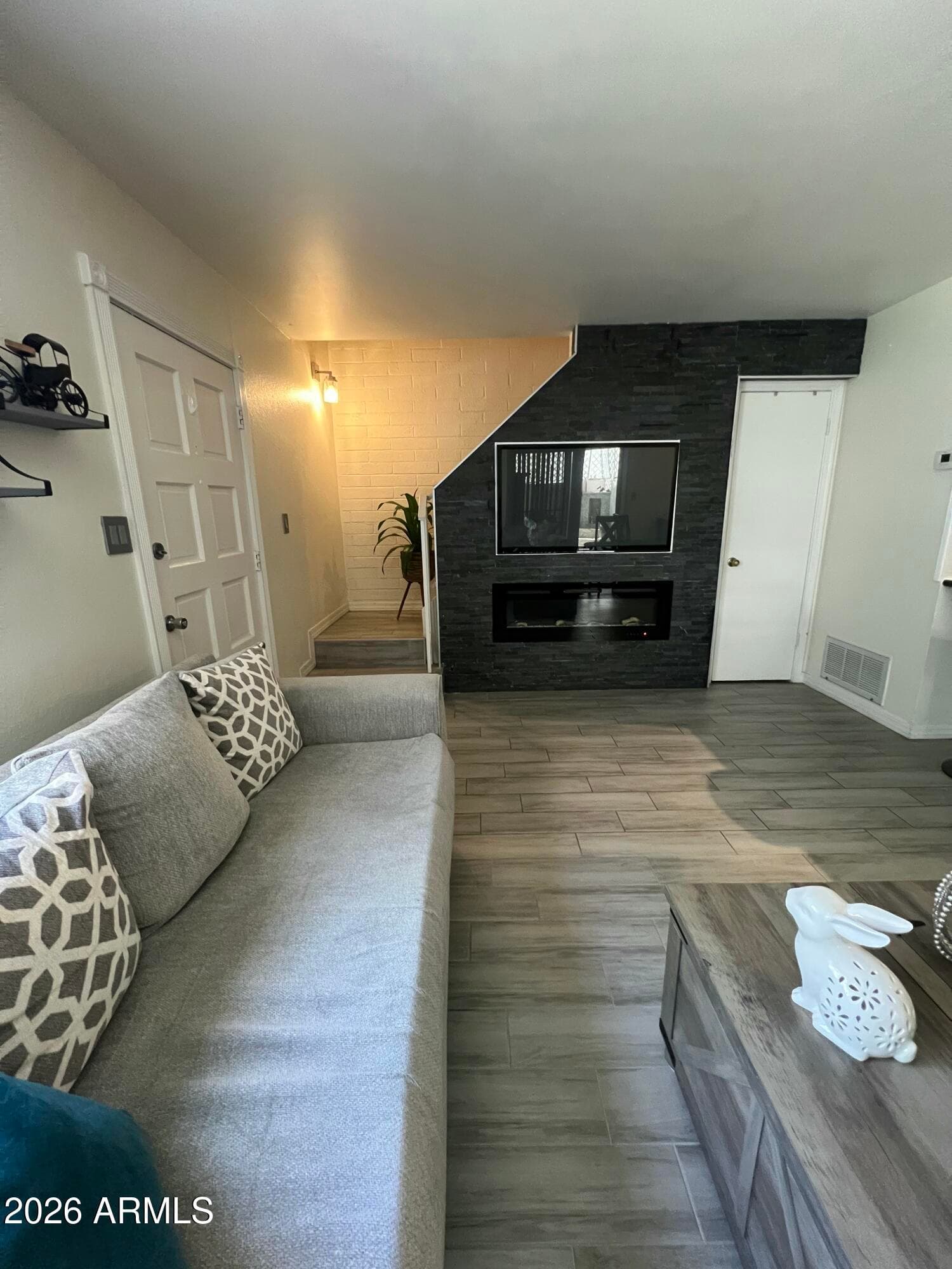 5212 N 42nd Lane, Phoenix, AZ 85019 — photo 5 of 10