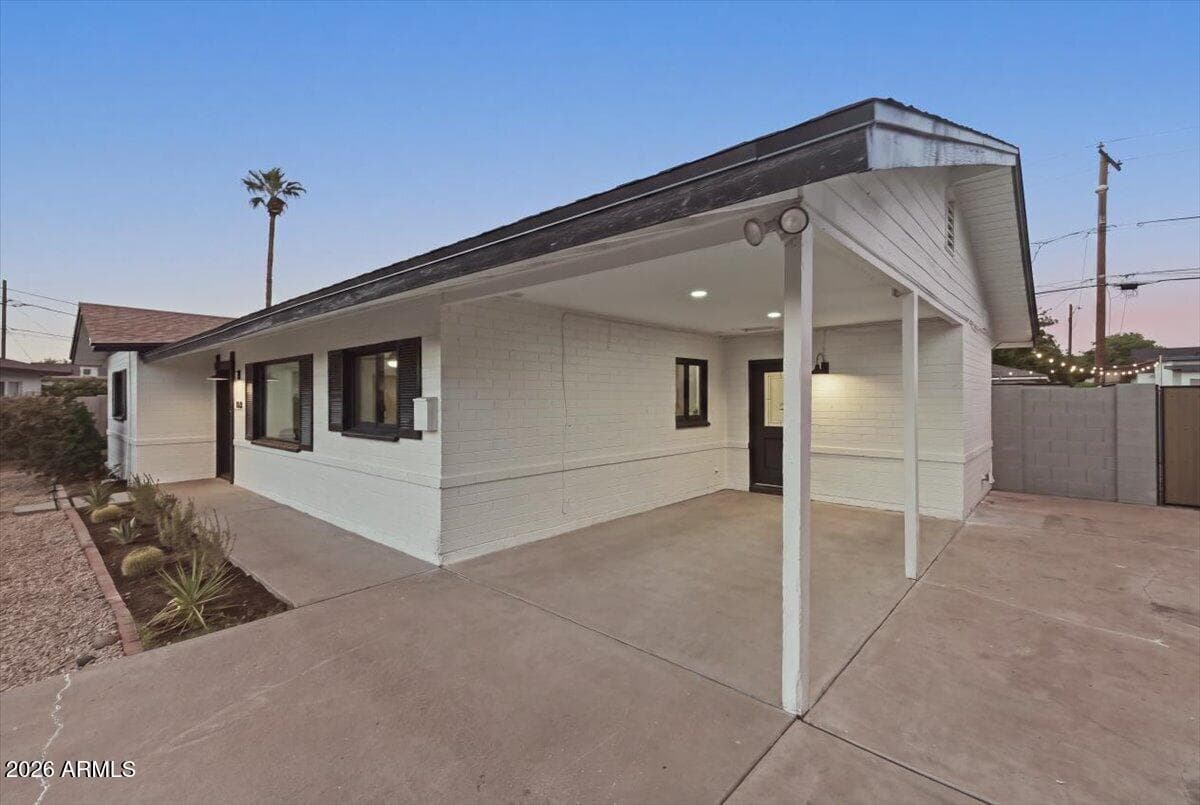 2038 E Cheery Lynne Road, Phoenix, AZ 85016 — photo 28 of 37