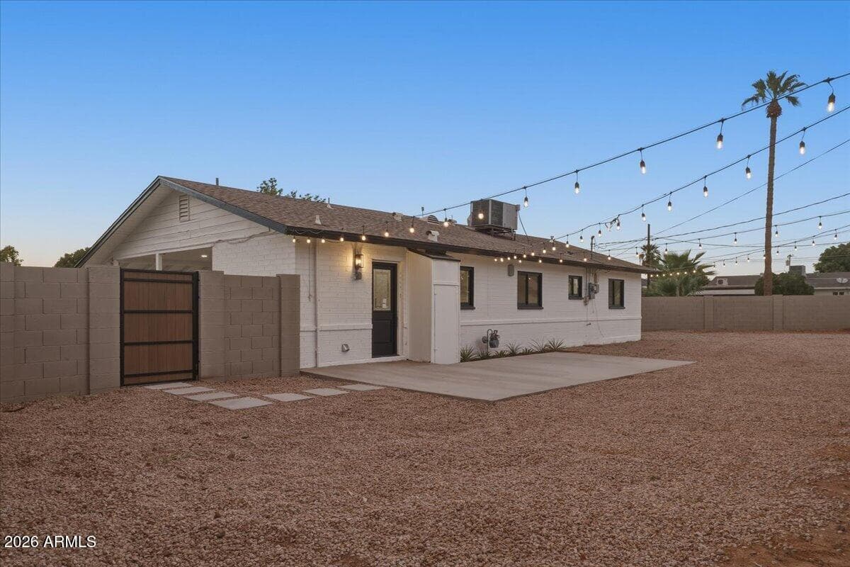 2038 E Cheery Lynne Road, Phoenix, AZ 85016 — photo 30 of 37