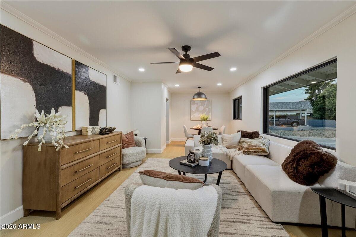 2038 E Cheery Lynne Road, Phoenix, AZ 85016 — photo 10 of 37