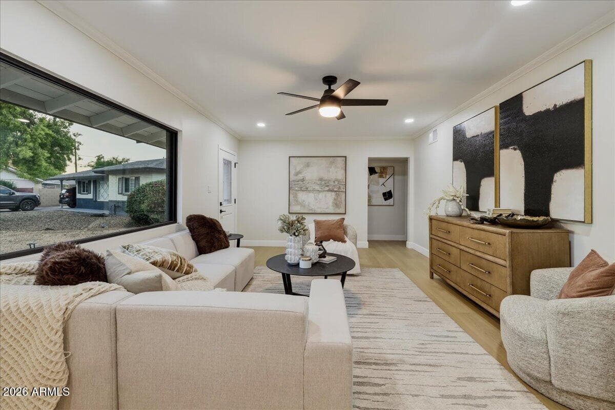 2038 E Cheery Lynne Road, Phoenix, AZ 85016 — photo 11 of 37