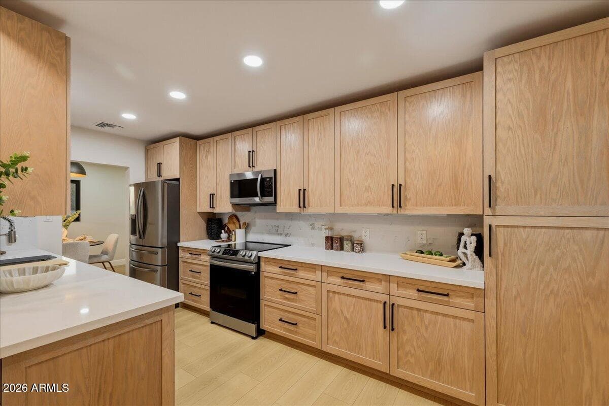 2038 E Cheery Lynne Road, Phoenix, AZ 85016 — photo 4 of 37