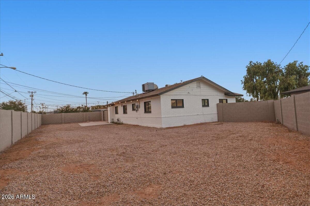 2038 E Cheery Lynne Road, Phoenix, AZ 85016 — photo 32 of 37