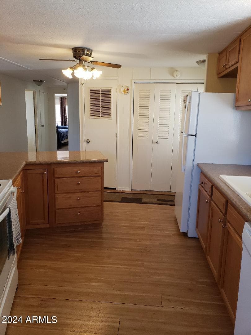 10201 N 99TH Avenue 166, Peoria, AZ 85345 — photo 11 of 47