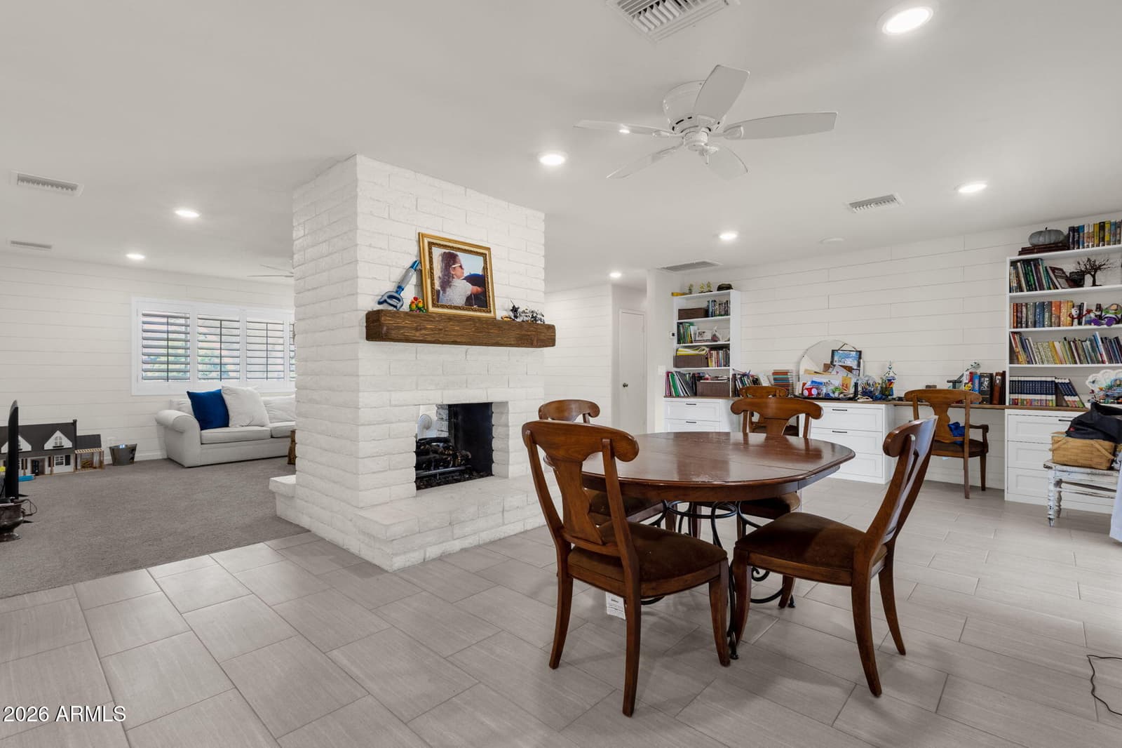 2325 E ENCANTO Street, Mesa, AZ 85213 — photo 11 of 35