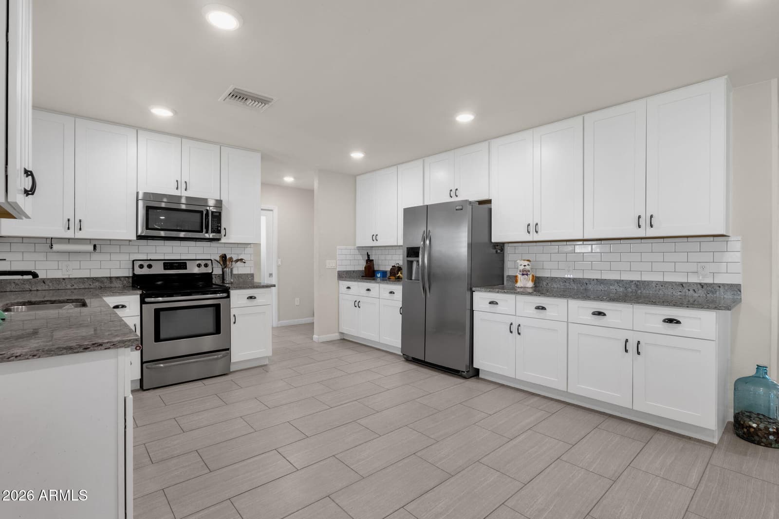 2325 E ENCANTO Street, Mesa, AZ 85213 — photo 12 of 35