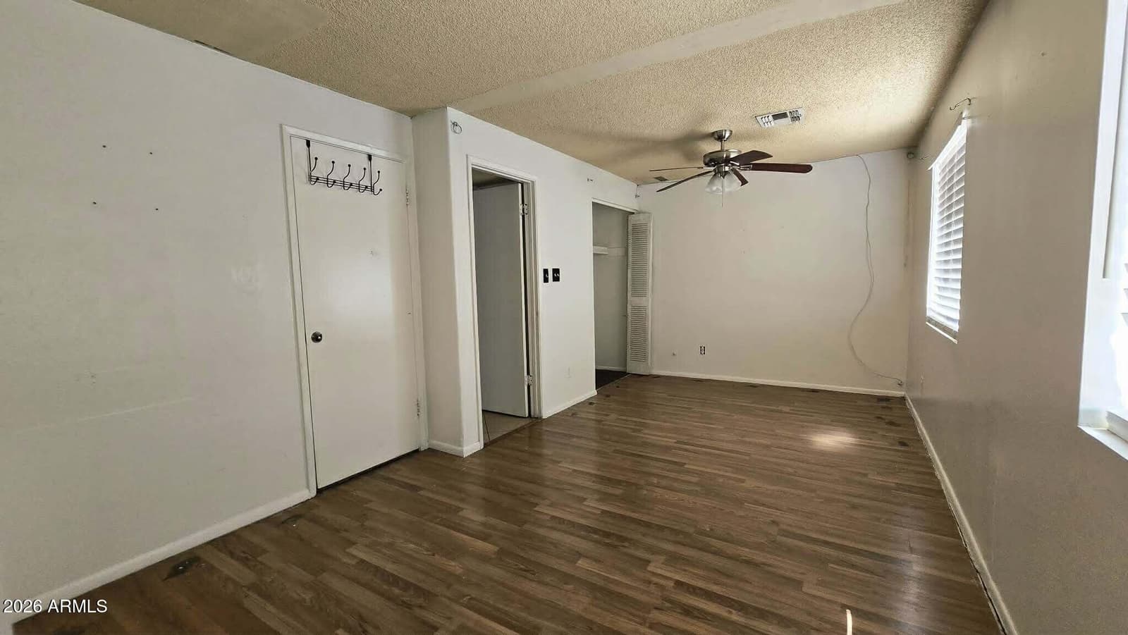 8220 W MEADOWBROOK Avenue, Phoenix, AZ 85033 — photo 13 of 18