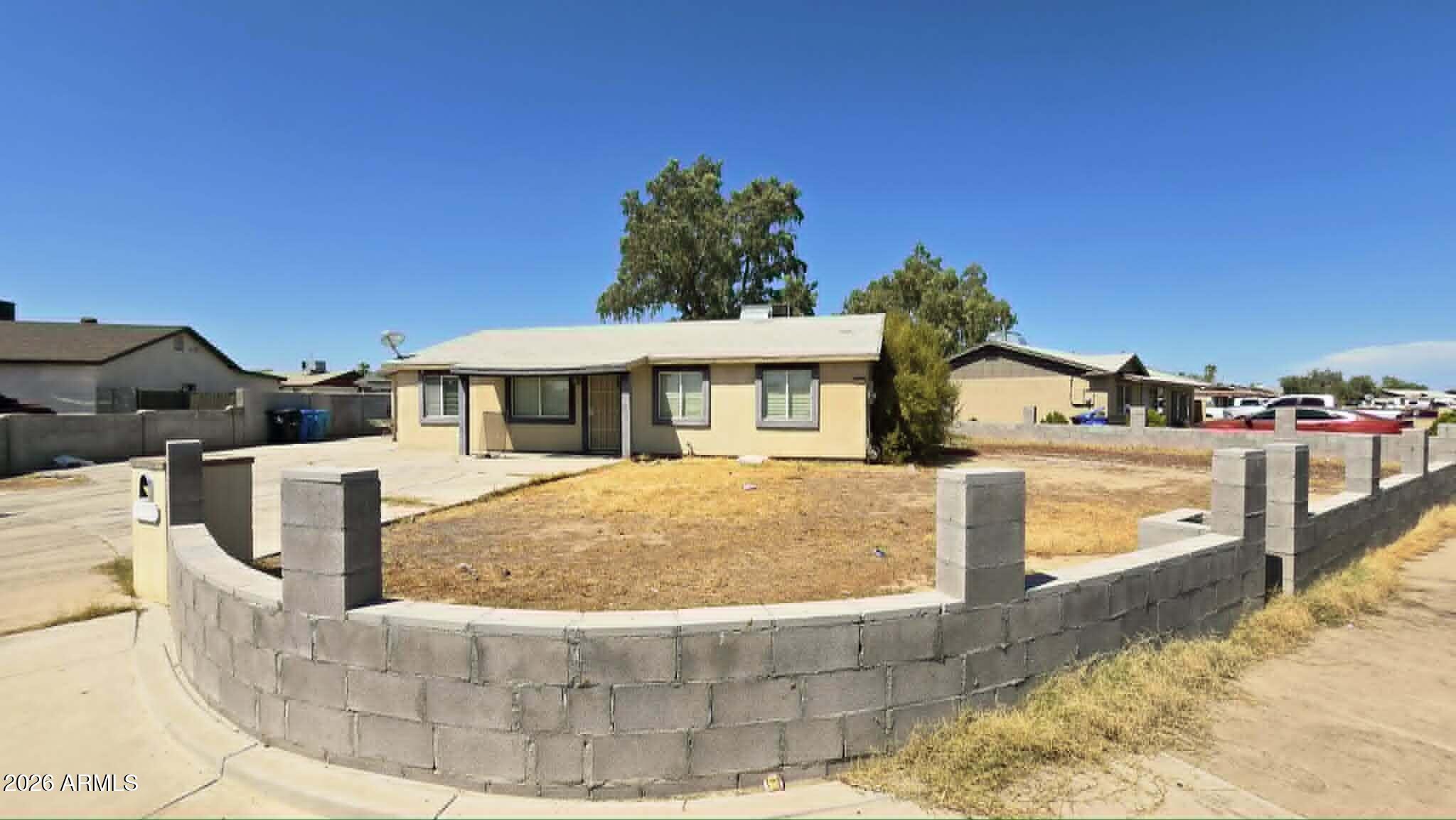 8220 W MEADOWBROOK Avenue, Phoenix, AZ 85033 — photo 1 of 18
