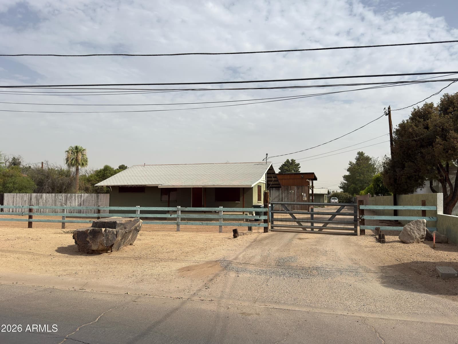 2804 W BELMONT Avenue, Phoenix, AZ 85051 — photo 3 of 14