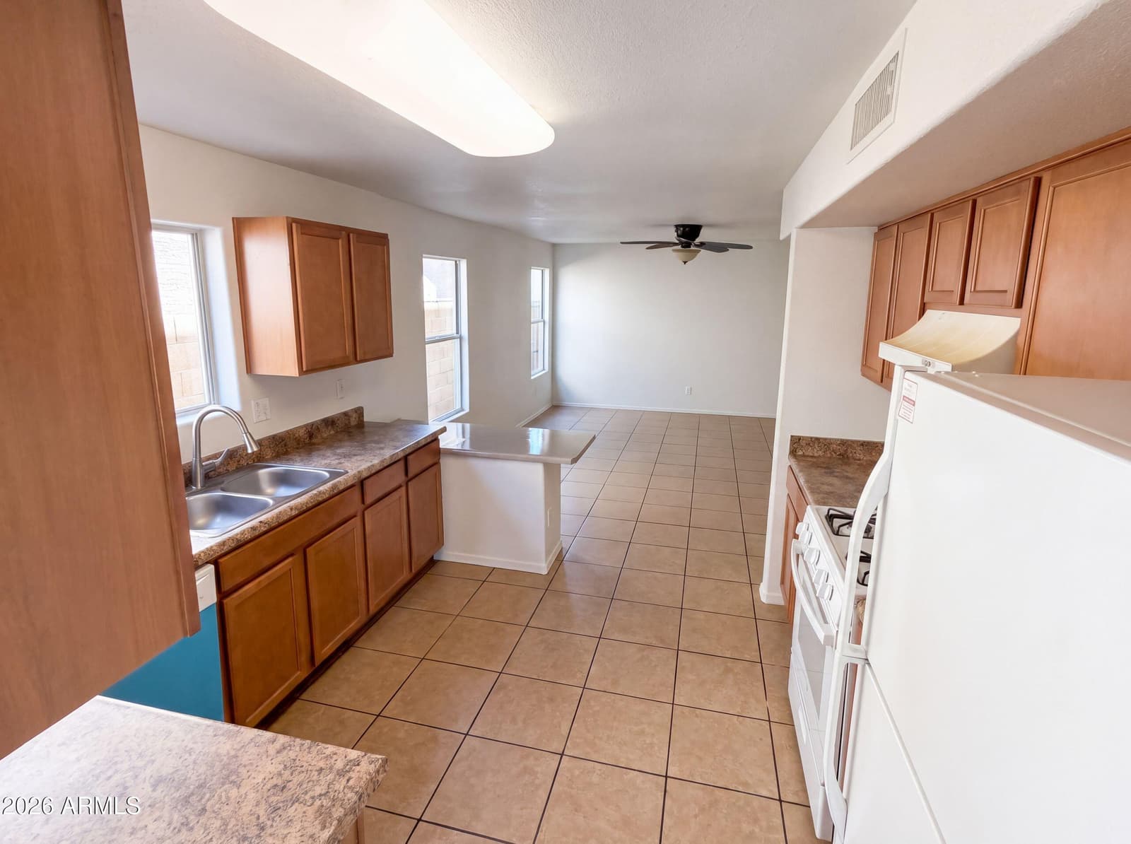7436 W SANNA Street, Peoria, AZ 85345 — photo 2 of 28