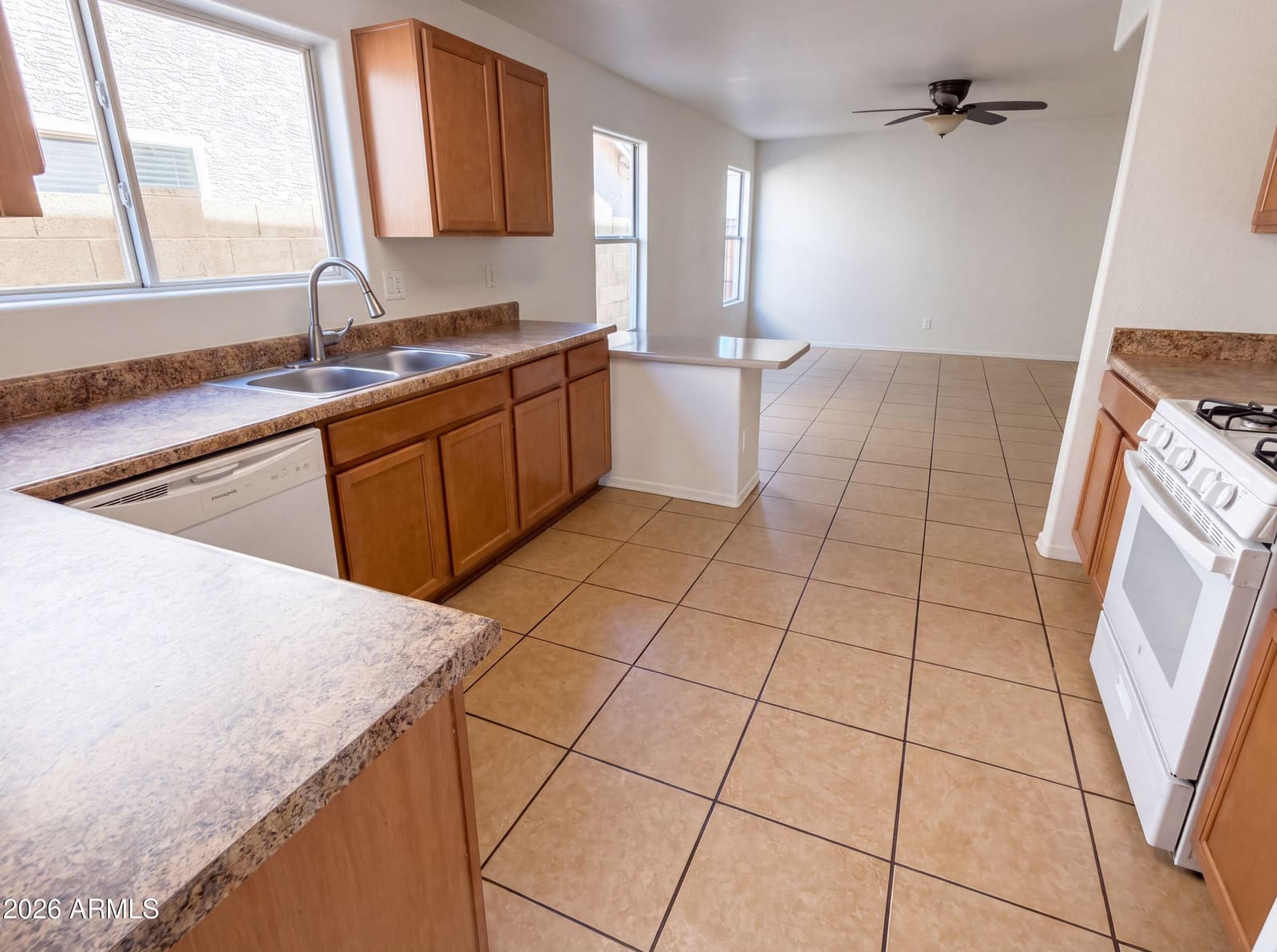 7436 W SANNA Street, Peoria, AZ 85345 — photo 11 of 28